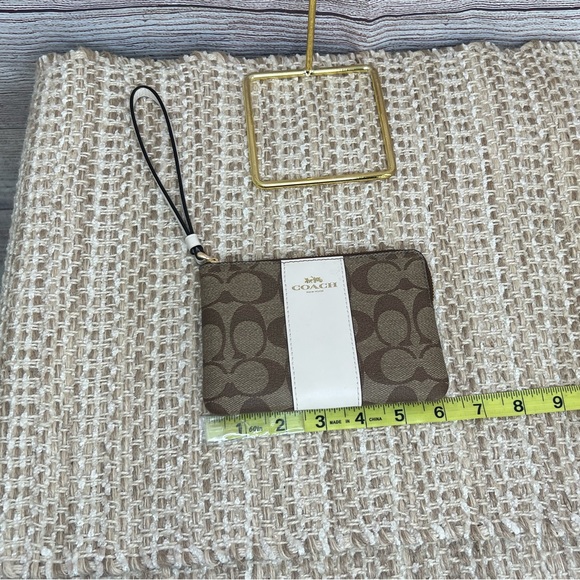 Coach signature canvas corner zip wristlet - Picture 2 of 5
